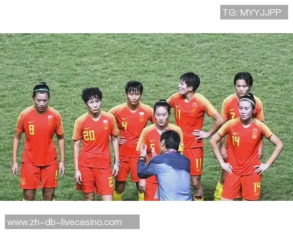 中国足球球星的崛起与挑战：从青训到国际赛场的奋斗历程与未来展望