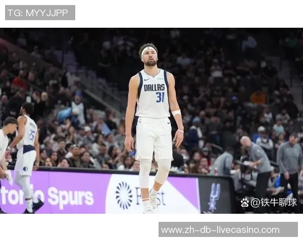 福克斯全能表现助马刺战胜独行侠克莱贡献12分展现实力